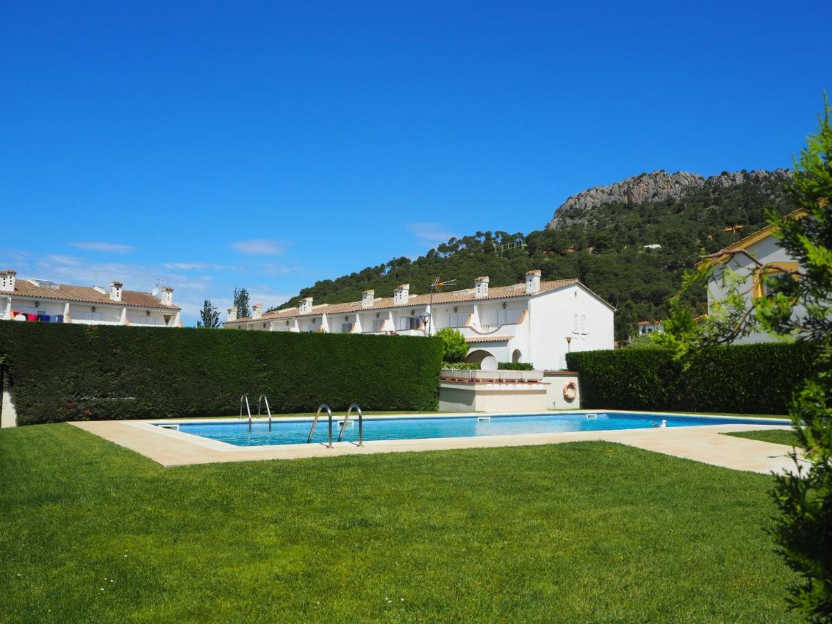 Casa en l'Estartit, piscina, jardín comunitario Vila Exterior foto